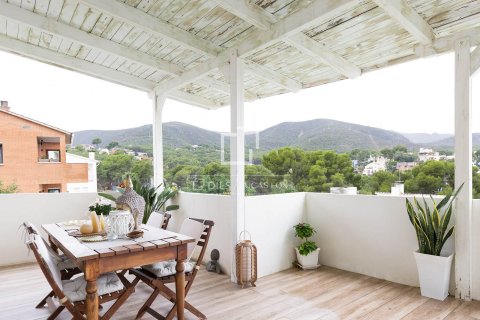 Villa for sale in Castelldefels, Barcelona, Spain 4 bedrooms, 245 sq.m. No. 150816 - photo 6