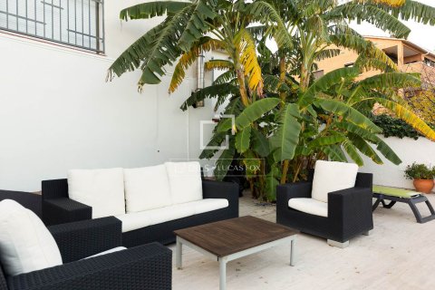 Villa for sale in Castelldefels, Barcelona, Spain 4 bedrooms, 245 sq.m. No. 150816 - photo 9