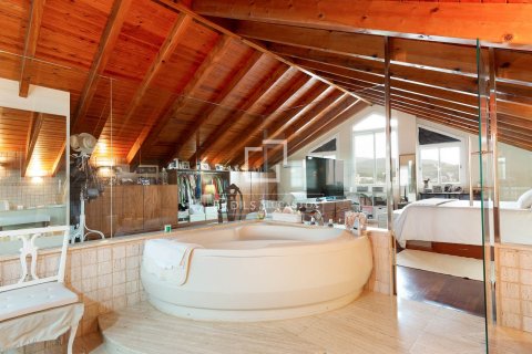 Villa for sale in Castelldefels, Barcelona, Spain 4 bedrooms, 245 sq.m. No. 150816 - photo 23