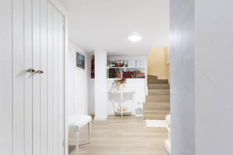 Villa for sale in Castelldefels, Barcelona, Spain 4 bedrooms, 245 sq.m. No. 150816 - photo 28