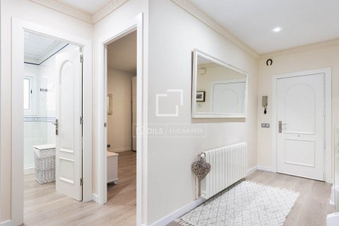 Villa for sale in Castelldefels, Barcelona, Spain 4 bedrooms, 245 sq.m. No. 150816 - photo 15