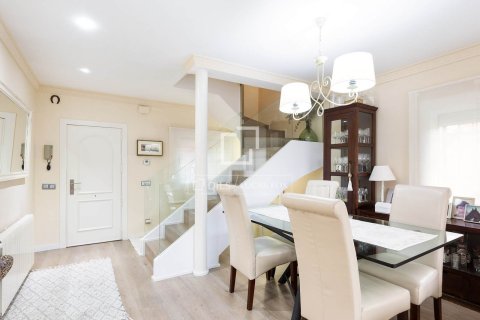 Villa for sale in Castelldefels, Barcelona, Spain 4 bedrooms, 245 sq.m. No. 150816 - photo 14