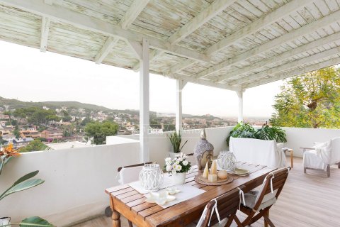 Villa for sale in Castelldefels, Barcelona, Spain 4 bedrooms, 245 sq.m. No. 150816 - photo 5