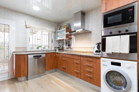 Villa for sale in Castelldefels, Barcelona, Spain 4 bedrooms, 245 sq.m. No. 150816 - photo 25