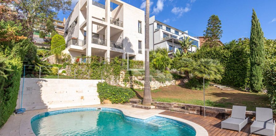 Villa in Esplugues de Llobregat, Barcelona, Spain 5 bedrooms, 451 sq.m. No. 150815