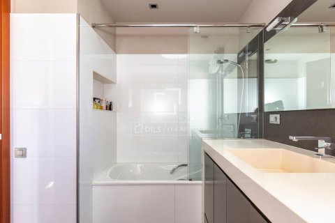 Villa for sale in Esplugues de Llobregat, Barcelona, Spain 5 bedrooms, 451 sq.m. No. 150815 - photo 25