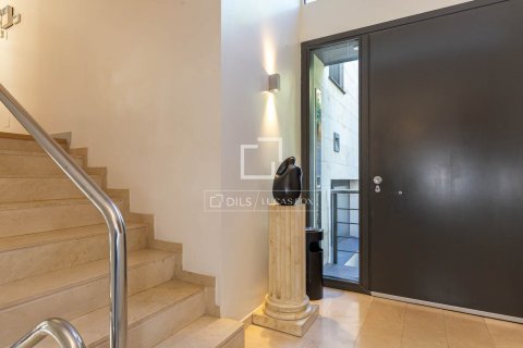 Villa for sale in Esplugues de Llobregat, Barcelona, Spain 5 bedrooms, 451 sq.m. No. 150815 - photo 21