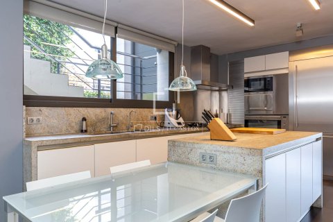 Villa for sale in Esplugues de Llobregat, Barcelona, Spain 5 bedrooms, 451 sq.m. No. 150815 - photo 19