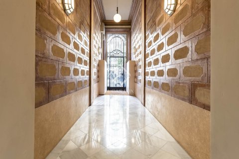 Apartment for sale in Barcelona, Spain 2 bedrooms, 146 sq.m. No. 150813 - photo 24