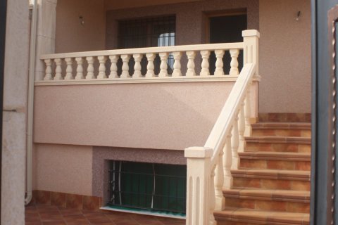 Townhouse for sale in Torrevieja, Alicante, Spain 2 bedrooms, 225 sq.m. No. 156300 - photo 22