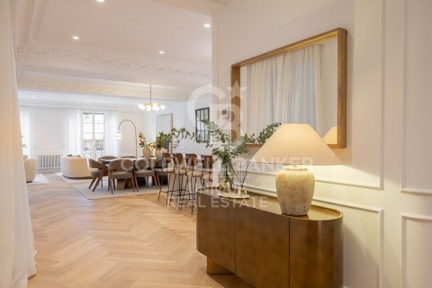 Wohnung zum Verkauf in Madrid, Spanien 4 Schlafzimmer, 243 m2 Nr. 158496 - Foto 2