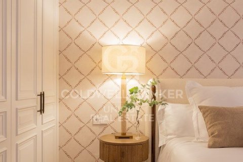 Huoneisto myytävänä Madrid, Espanja, 4 makuuhuonetta, 243 m2 No. 158496 - kuva 24