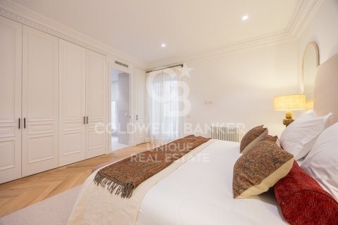 Huoneisto myytävänä Madrid, Espanja, 4 makuuhuonetta, 243 m2 No. 158496 - kuva 22