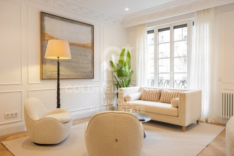 Wohnung zum Verkauf in Madrid, Spanien 4 Schlafzimmer, 243 m2 Nr. 158496 - Foto 10