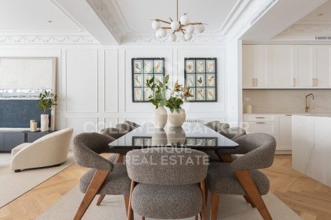 Huoneisto myytävänä Madrid, Espanja, 4 makuuhuonetta, 243 m2 No. 158496 - kuva 18