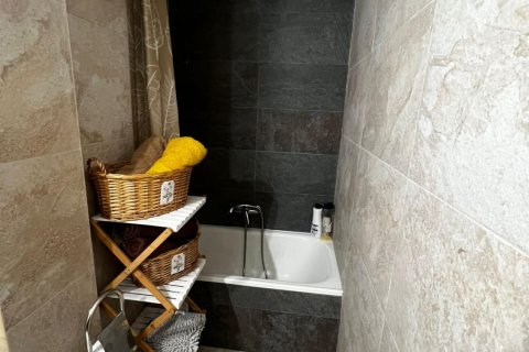 Apartment à louer à Alicante, Espagne, 1 chambre, 70 m2 No. 146480 - photo 15