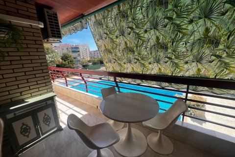 Apartment à louer à Alicante, Espagne, 1 chambre, 70 m2 No. 146480 - photo 1