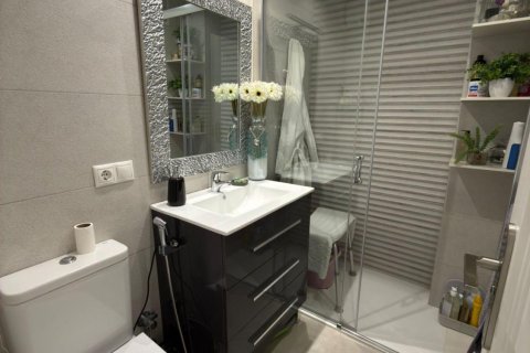 Huoneisto myytävänä Benidorm, Alicante, Espanja, 1 makuuhuone, 41 m2 No. 149883 - kuva 8