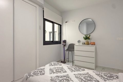 Apartment for sale in Torrevieja, Alicante, Spain 2 bedrooms, 72 sq.m. No. 146204 - photo 17