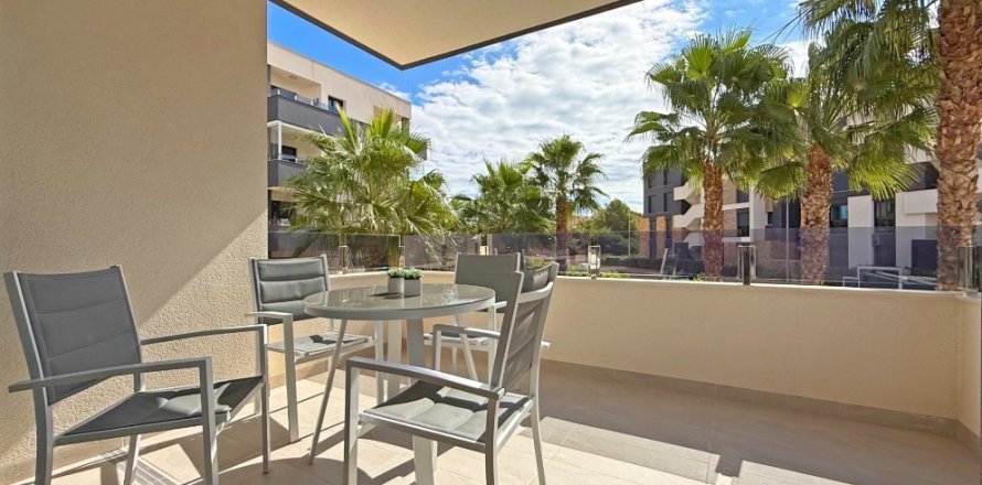 Apartment in Torrevieja, Alicante, Spain 2 bedrooms, 72 sq.m. No. 146204