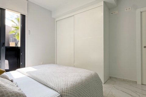 Apartment for sale in Torrevieja, Alicante, Spain 2 bedrooms, 72 sq.m. No. 146204 - photo 11