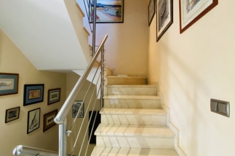 Talo myytävänä El Campello, Alicante, Espanja, 6 makuuhuonetta, 360 m2 No. 153800 - kuva 17