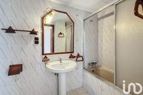 Apartament w Vilanova i la Geltru, Barcelona, Hiszpania 4 sypialnie, 114 mkw. nr 153805 – zdjęcie 21