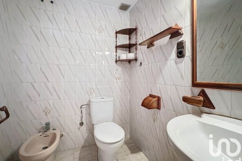 Apartament w Vilanova i la Geltru, Barcelona, Hiszpania 4 sypialnie, 114 mkw. nr 153805 – zdjęcie 20