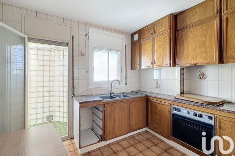 Apartament w Vilanova i la Geltru, Barcelona, Hiszpania 4 sypialnie, 114 mkw. nr 153805 – zdjęcie 10