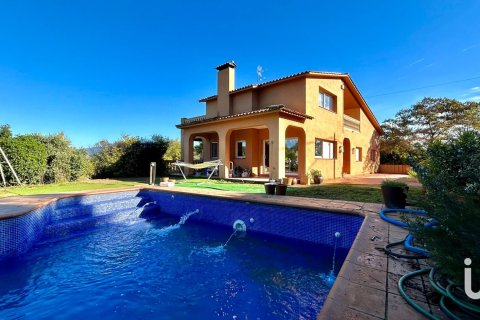 Dom w Santa Eulalia De Roncana, Barcelona, Hiszpania 3 sypialnie, 514 mkw. nr 153799