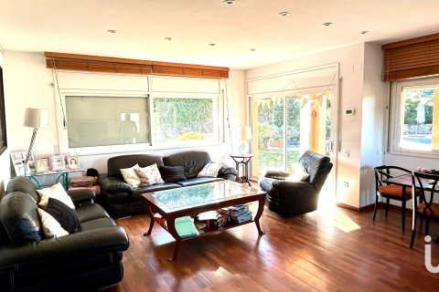 Продажа дома в Санта-Эулалия де Ронкана, Барселона, Испания 3 спальни, 514м2 №153799 - фото 10