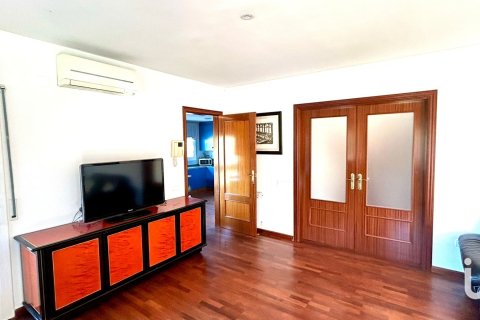 Продажа дома в Санта-Эулалия де Ронкана, Барселона, Испания 3 спальни, 514м2 №153799 - фото 11