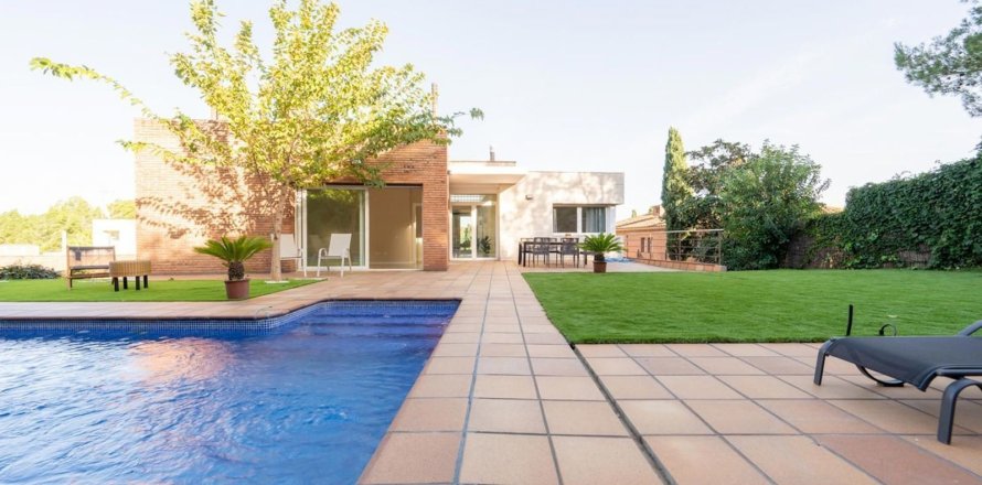 Сasa en Sant Cugat del Vallès, Barcelona, España No. 148886