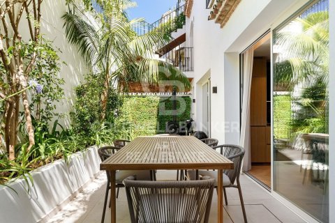 Kaupunkipientalo myytävänä Marbella, Malaga, Espanja, 4 makuuhuonetta, 389 m2 No. 158858 - kuva 9