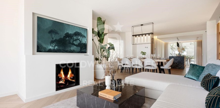 Kaupunkipientalo Marbella, Malaga, Espanja 4 makuuhuonetta, 389 m2 No. 158858