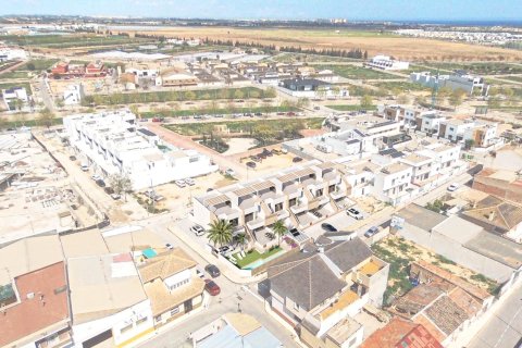 Bungalow till salu i Pilar de la Horadada, Alicante, Spanien 3 sovrum, 87 kvm. Nr. 171526 - foto 3