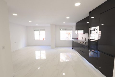 Apartamento en venta Torrevieja, Alicante, España 3 dormitorios, 104 m2 No. 115010 - foto 6