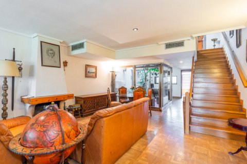 Casa adosada en venta Madrid, España 5 dormitorios, 252 m2 No. 119790 - foto 6
