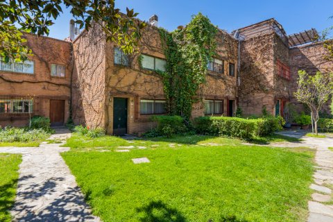 Casa adosada en venta Madrid, España 5 dormitorios, 252 m2 No. 119790 - foto 4