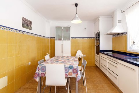 Продажа таухауса в Торре-де-Бенагальбон, Малага, Испания 4 спальни, 250м2 №119787 - фото 8