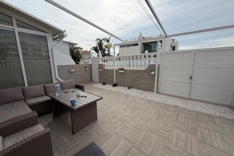 Kaupunkipientalo myytävänä La Zenia, Alicante, Espanja, 3 makuuhuonetta, 120 m2 No. 154803 - kuva 3