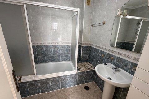 Kaupunkipientalo myytävänä La Zenia, Alicante, Espanja, 3 makuuhuonetta, 120 m2 No. 154803 - kuva 18