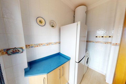 Kaupunkipientalo myytävänä Los Alcazares, Murcia, Espanja, 4 makuuhuonetta, 244 m2 No. 154806 - kuva 12