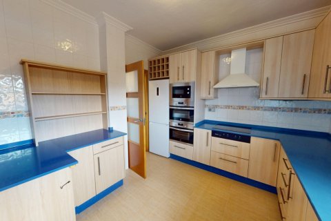 Kaupunkipientalo myytävänä Los Alcazares, Murcia, Espanja, 4 makuuhuonetta, 244 m2 No. 154806 - kuva 11