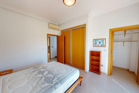 Kaupunkipientalo myytävänä Los Alcazares, Murcia, Espanja, 4 makuuhuonetta, 244 m2 No. 154806 - kuva 22