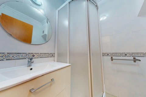 Kaupunkipientalo myytävänä Los Alcazares, Murcia, Espanja, 4 makuuhuonetta, 244 m2 No. 154806 - kuva 15