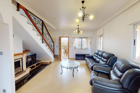 Kaupunkipientalo myytävänä Los Alcazares, Murcia, Espanja, 4 makuuhuonetta, 244 m2 No. 154806 - kuva 8