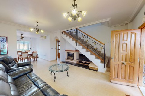 Kaupunkipientalo myytävänä Los Alcazares, Murcia, Espanja, 4 makuuhuonetta, 244 m2 No. 154806 - kuva 7