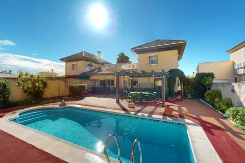 Radhus i Los Alcazares, Murcia, Spanien 4 sovrum, 244 kvm. Nr. 154806