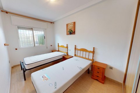 Kaupunkipientalo myytävänä Los Alcazares, Murcia, Espanja, 4 makuuhuonetta, 244 m2 No. 154806 - kuva 13